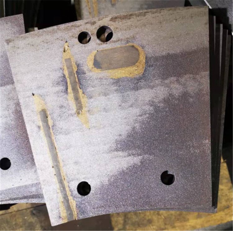 Pulverisator med plate